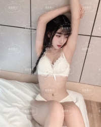 桃子：160cm 45kg C 20歲